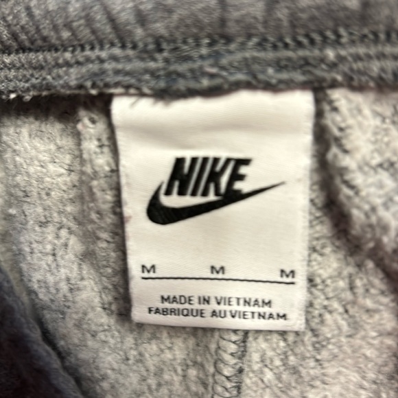Nike grey sweat pants size medium no pockets has drawstring and elastic waist - Picture 3 of 4